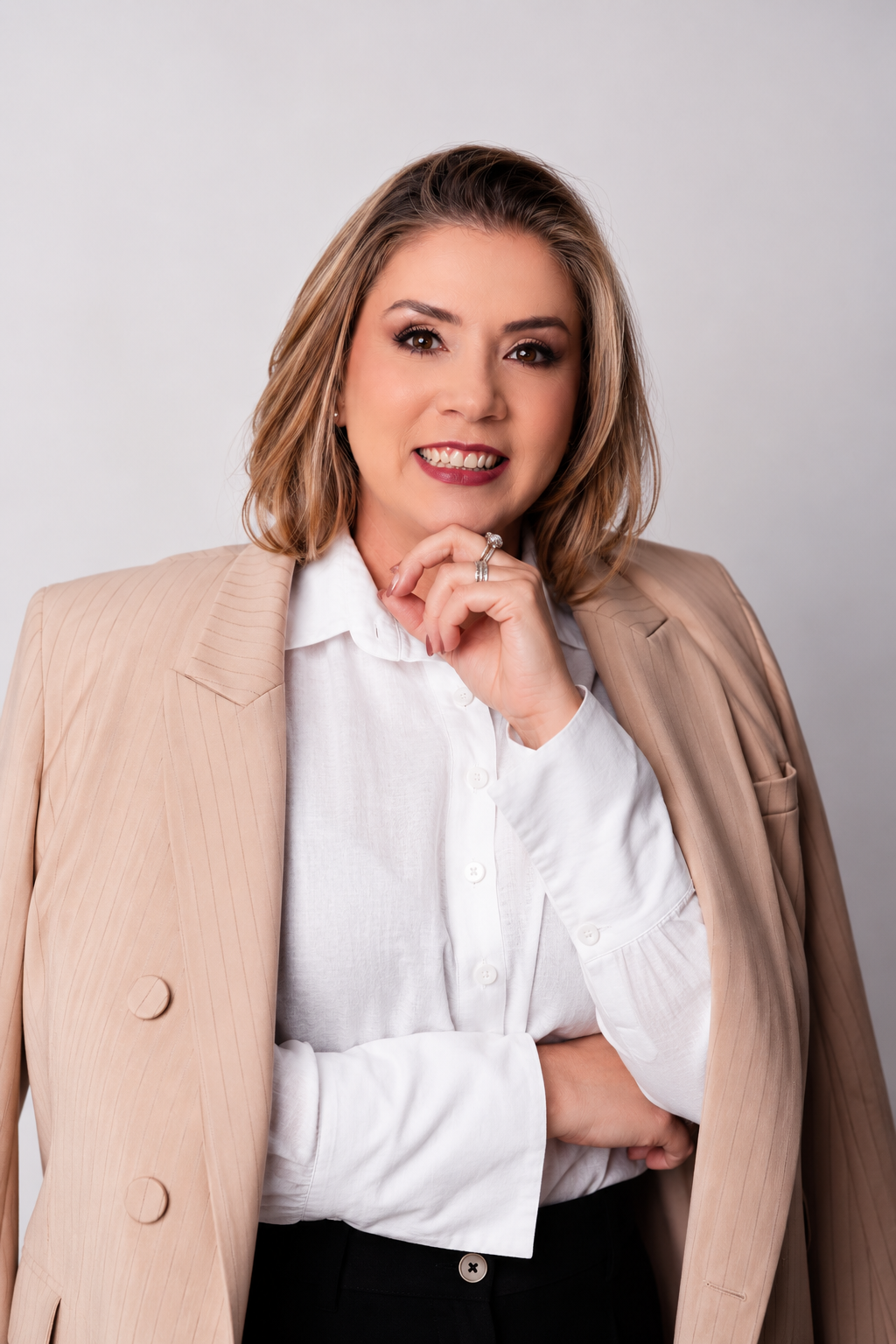 Maria Rúbia Luiz Campos em seu escritório de advocacia